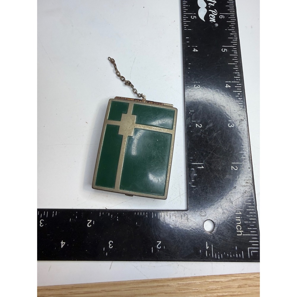Art Deco Green Enamel Compact Mirror Rouge Powder Case Finger Chain Geometric